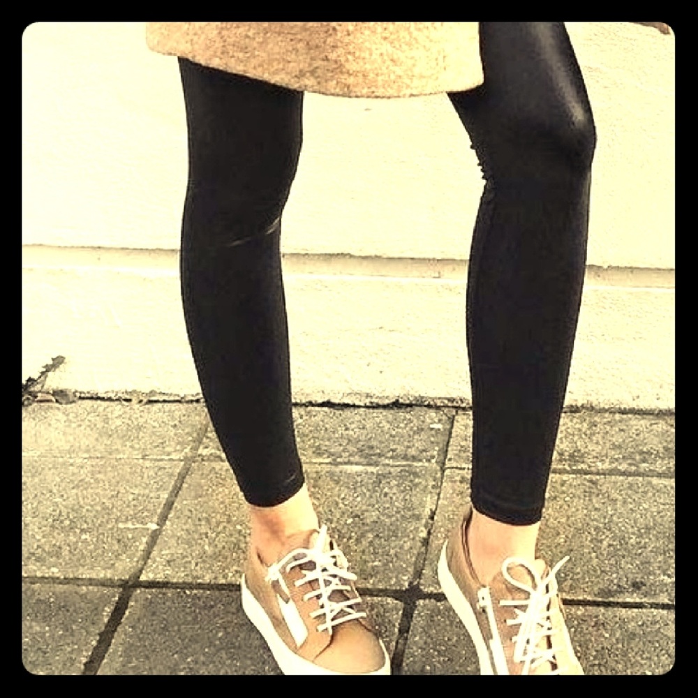 Hue faux leather leggings